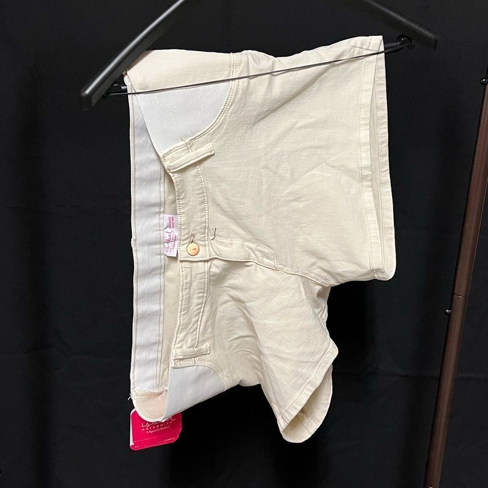 White/cream maternity shorts